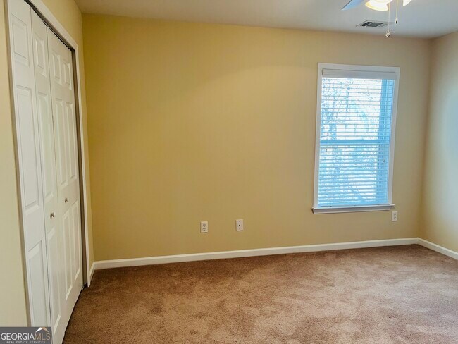 Building Photo - 39 Tahoe Dr