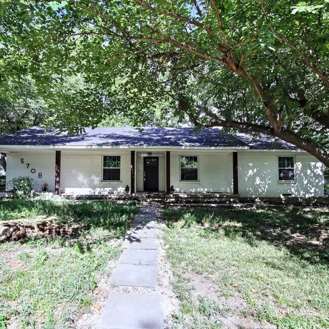 Building Photo - 5708 Flamingo Ct