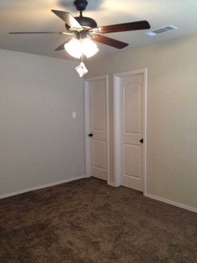 Building Photo - Beautiful 3 Bedroom Duplex in Lavon, TX!