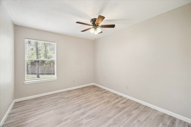 Building Photo - 1308 E Red Cedar Cir