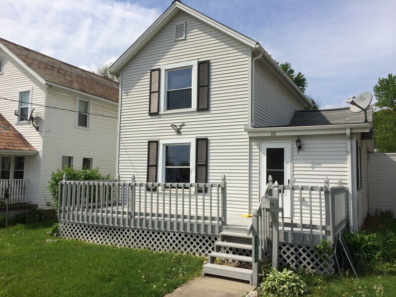 Building Photo - 222 Cambria St