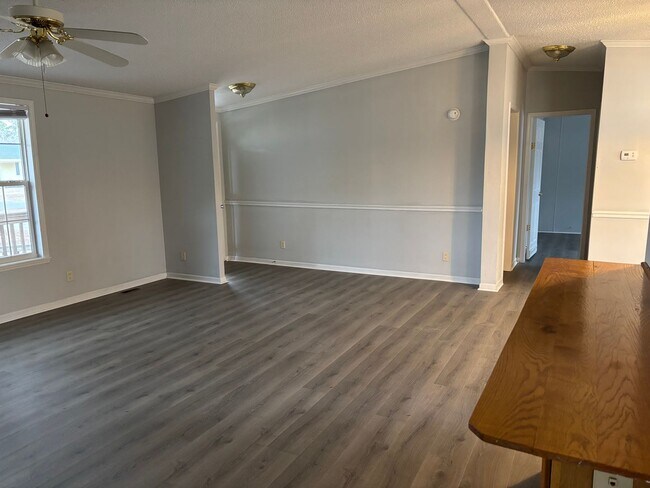 Building Photo - 129 Bayshore Dr