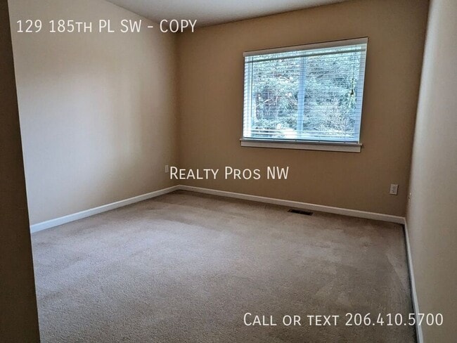 Building Photo - 129 185th Pl SW