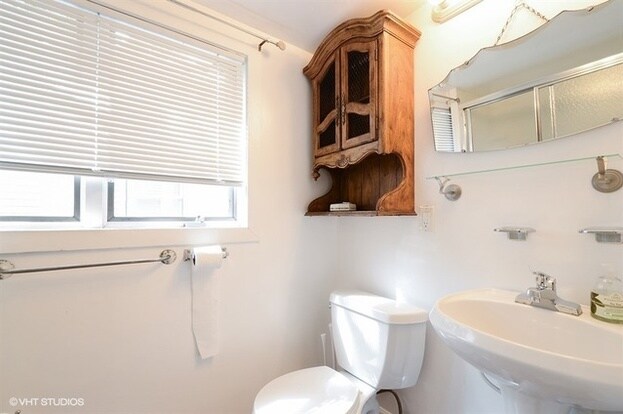 Building Photo - 910 Gaffield Pl
