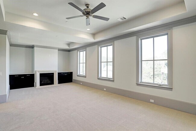 Building Photo - 1909 Revere St