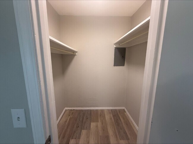 Building Photo - 5303 E 32nd Pl