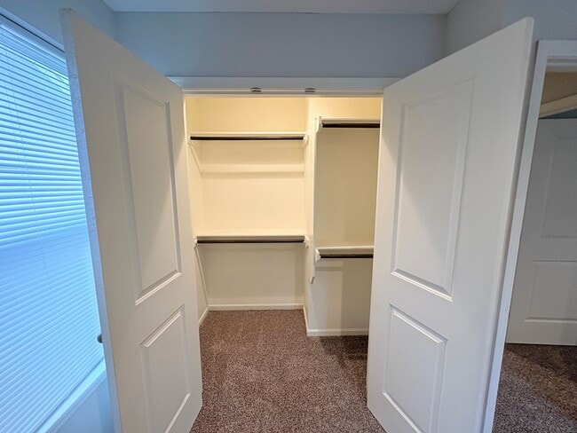 Building Photo - ***MOVE IN SPECIAL*** 3 Bedroom | 2.5 Bath...