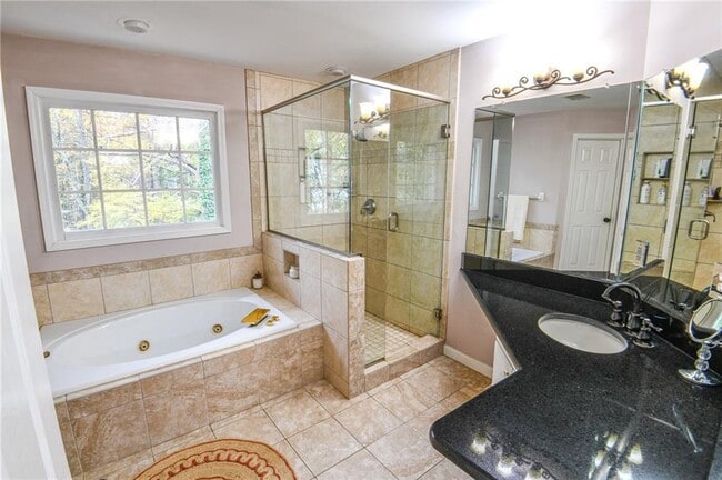 Building Photo - 1865 Oak Tree Hollow