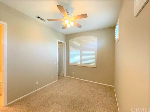 Building Photo - 34206 Pinehurst Dr