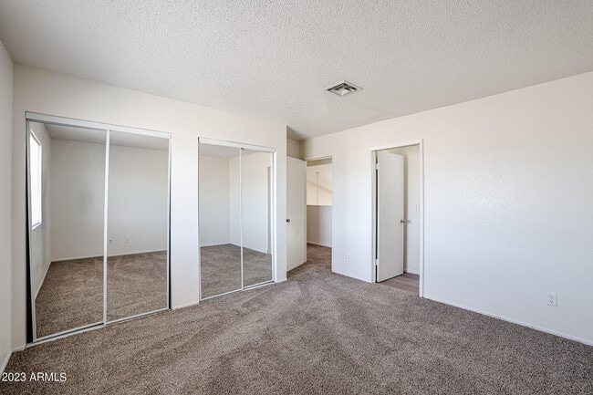 Building Photo - 10024 W Sells Dr