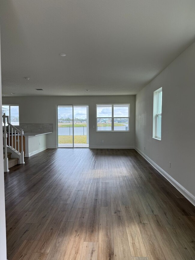 Building Photo - Beautiful 4 bedroom Home