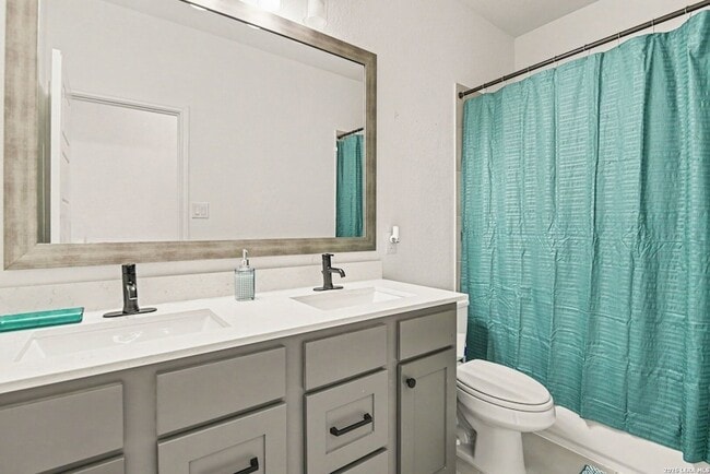Building Photo - 9003 Raven Pointe
