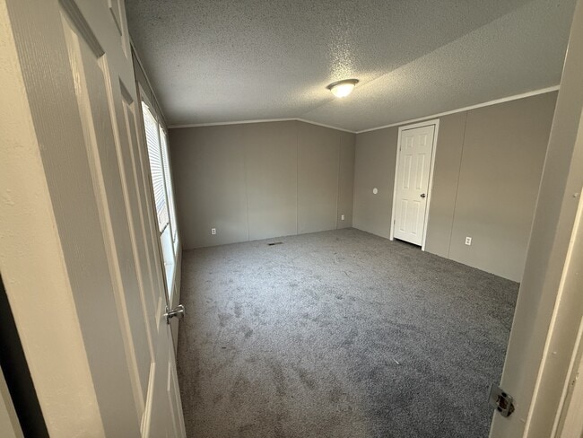 Building Photo - 1421 Vince Cir