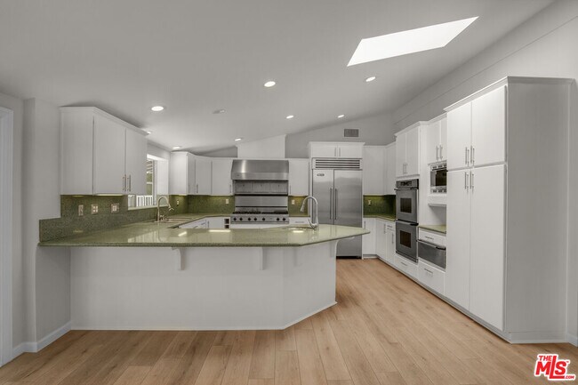 Building Photo - 4730 Cerrillos Dr