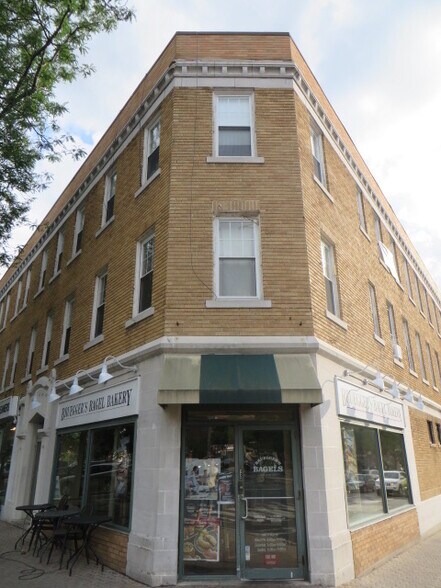 Building Photo - 951 Farmington Ave