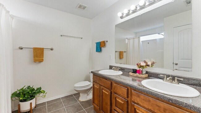 Building Photo - 4486 W Serviceberry Dr