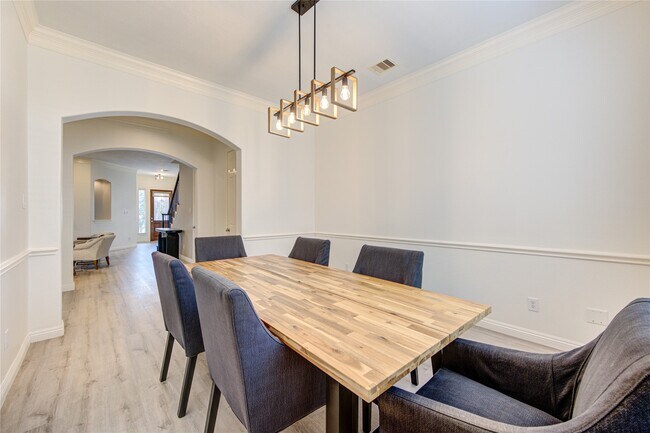 Building Photo - 1131 Sopris Dr