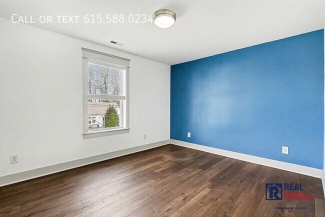 Building Photo - 124 8th Ave