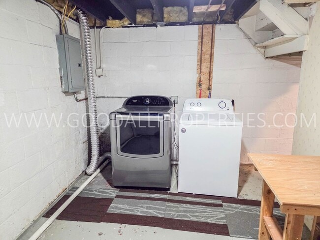 Building Photo - Charming 2 bedroom 1 bath home in Beaverdale area!
