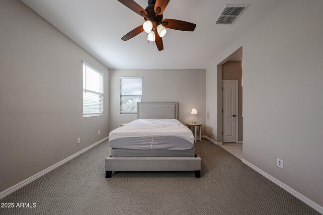 Building Photo - 3813 E Branham Ln