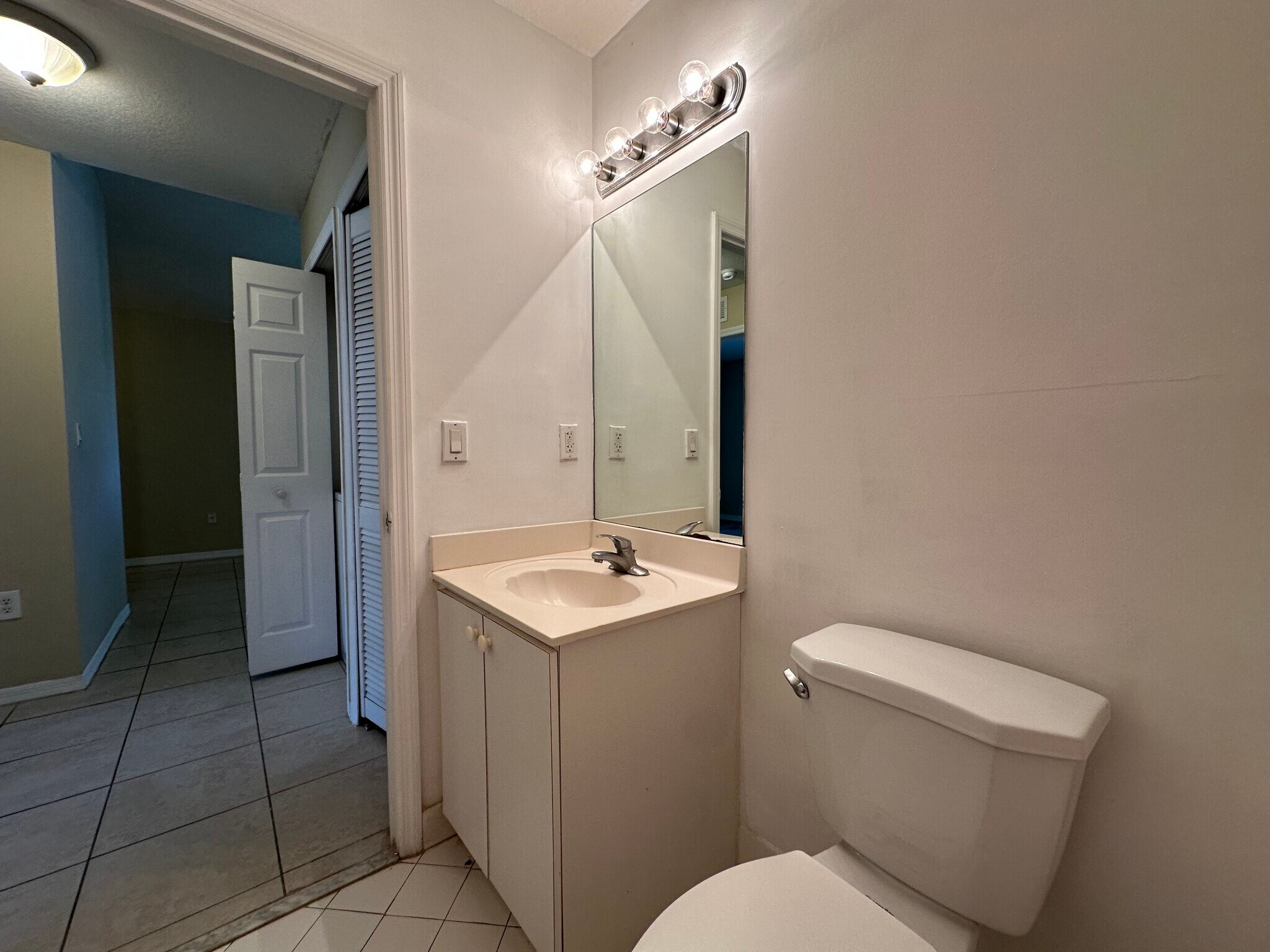 Building Photo - 1261 SE 31st Ct