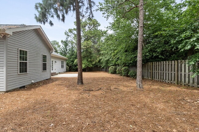 Building Photo - 1350 Monticello Dr