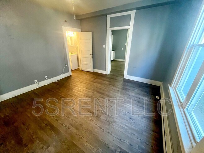 Primary Photo - 406 Gray Ave