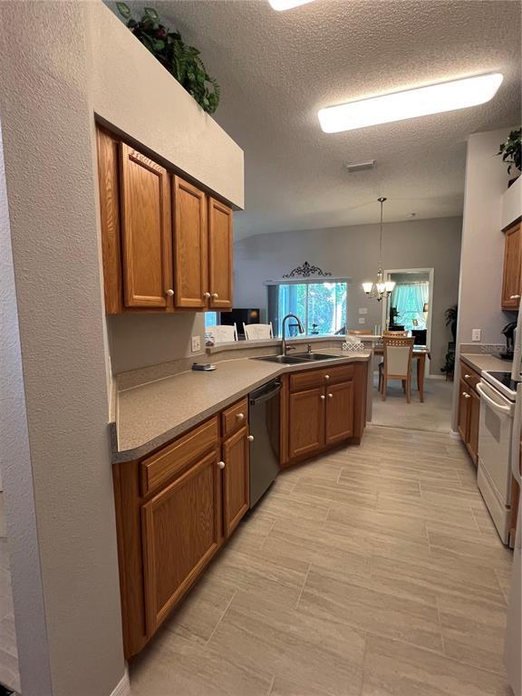 Building Photo - 18030 Webster Grove Dr