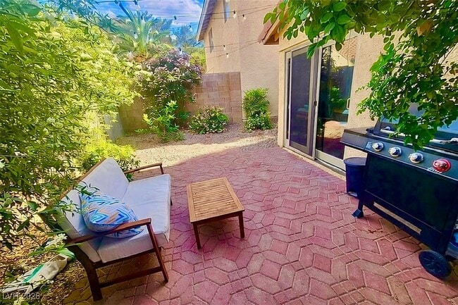 Building Photo - 104 Boysenberry Ln