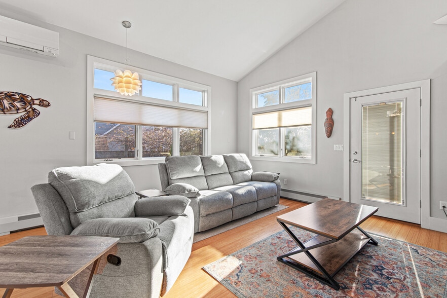 Building Photo - 18 Rosedale St