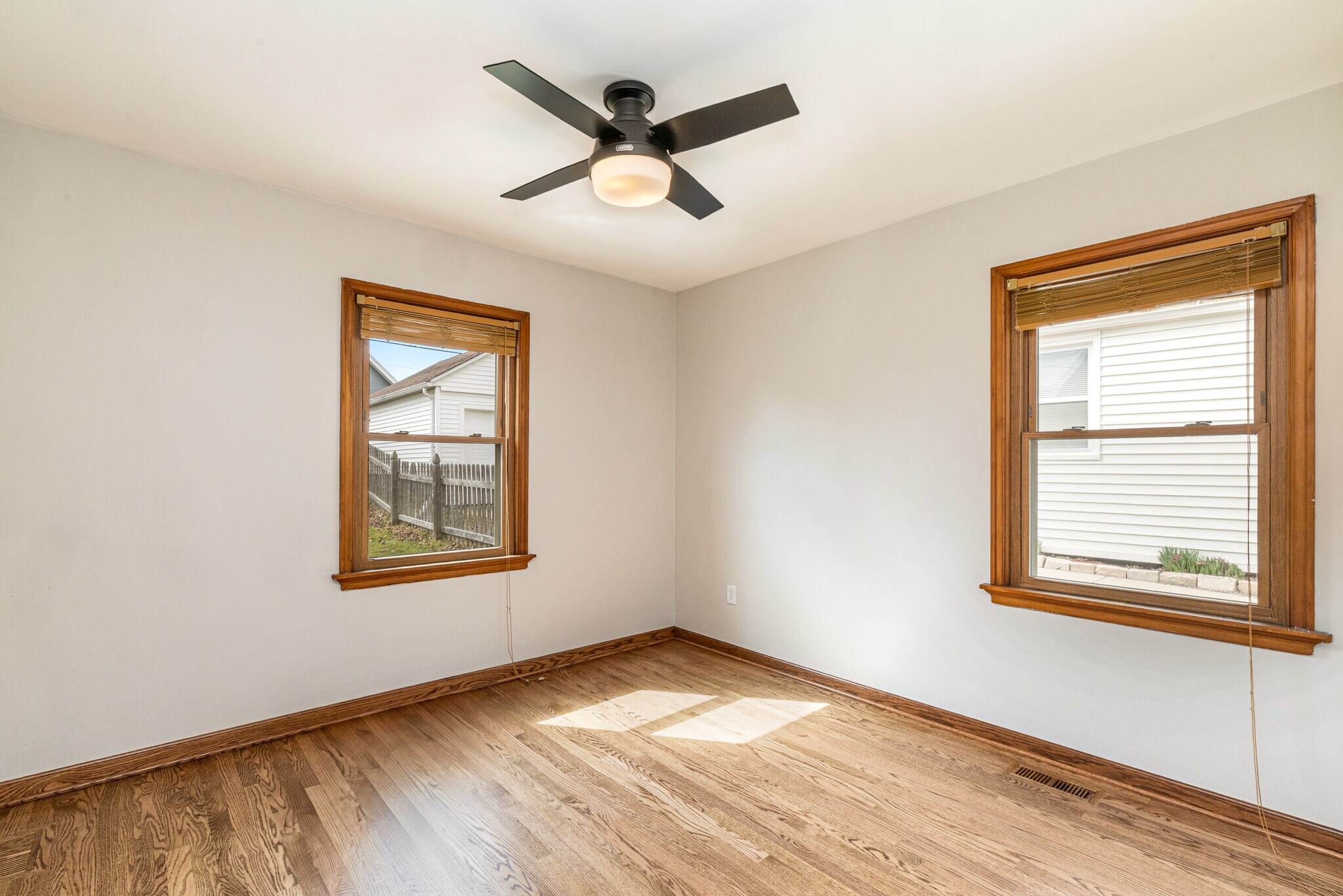 Building Photo - 7639 W Lorraine Pl