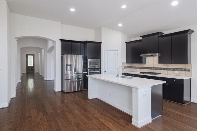 Building Photo - 2421 Blended Tree Ranch