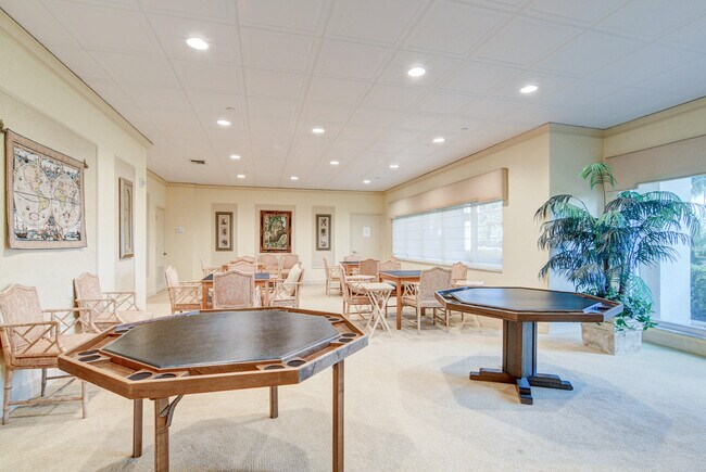 Building Photo - 4301 N Ocean Blvd