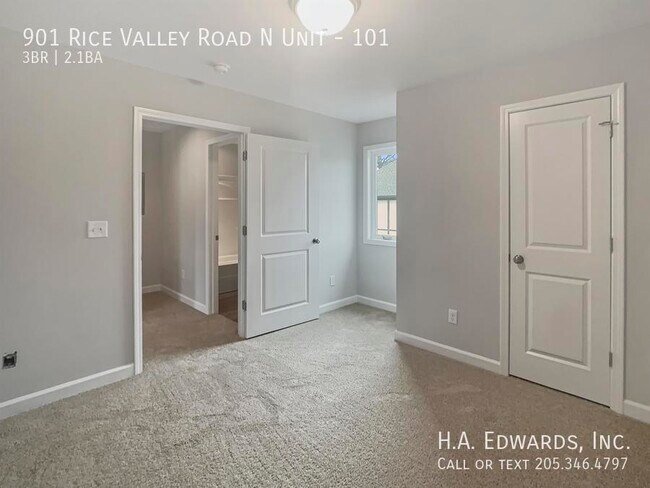 Building Photo - 901 Rice Vly Rd N