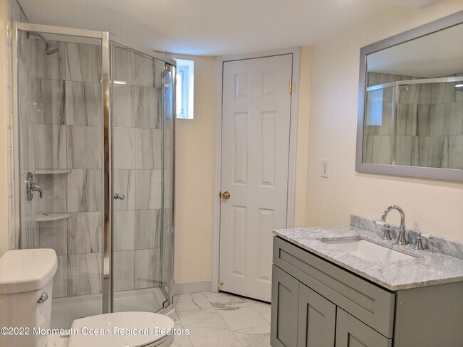 Building Photo - 120 Plainfield Ave