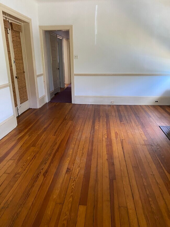 Building Photo - 7936 Montgomery Ave