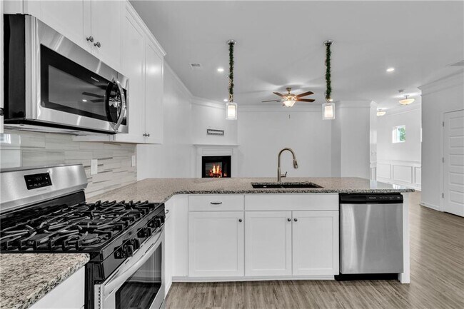 Building Photo - 5108 City Walk Dr