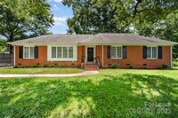 Building Photo - 6909 Lancer Dr
