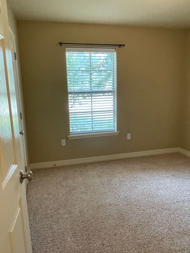 Building Photo - LEGACY SUBDIVISION- PET FRIENDLY