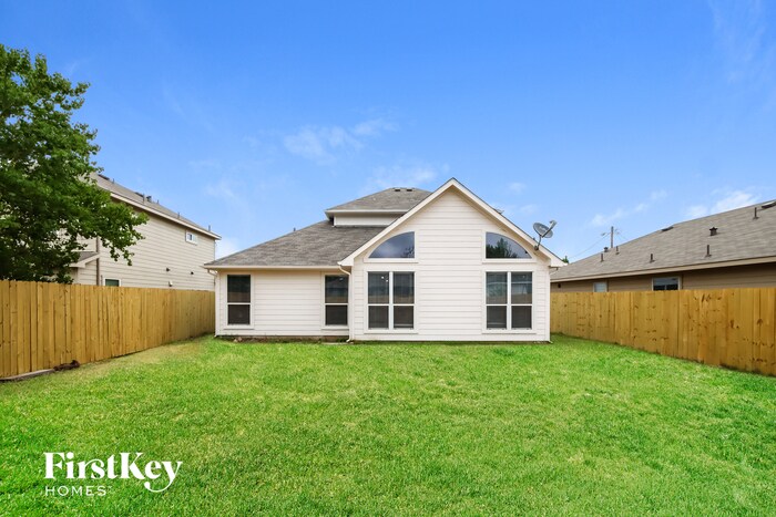 Building Photo - 2210 Shady Pine Dr