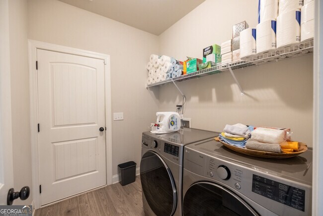 Building Photo - 2539 Tomoka Dr