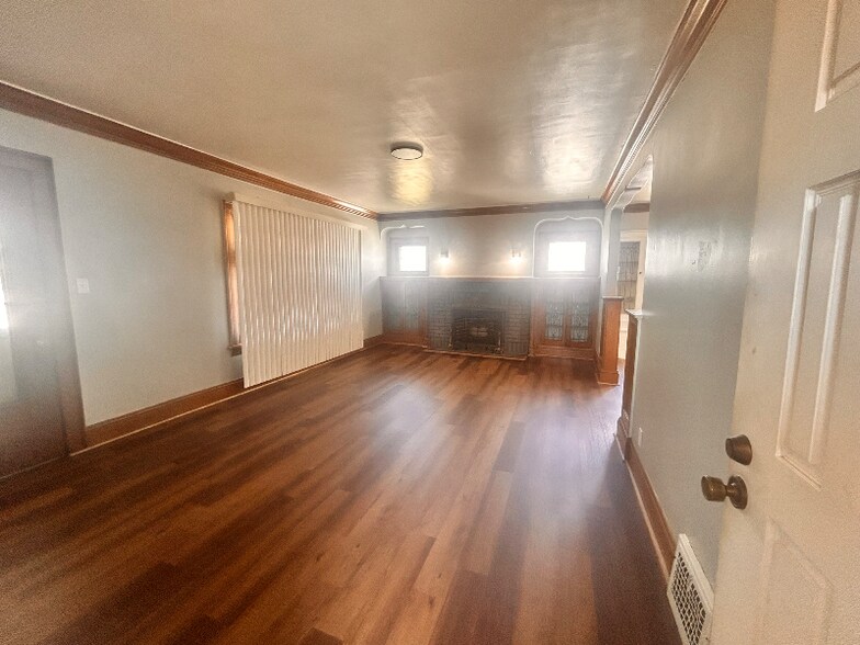 Building Photo - 10108 Park Heights Ave
