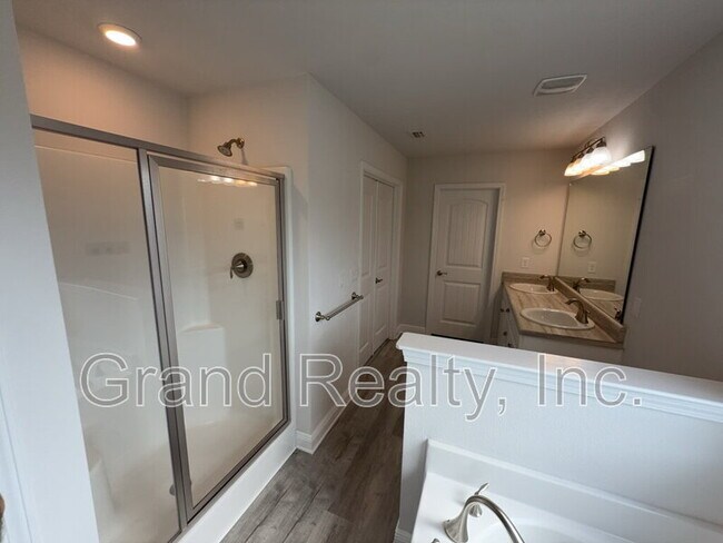 Building Photo - 5004 Hamilton Crossing Blvd