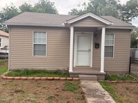 Building Photo - Charming 2-Bedroom Home in the Bethany School District