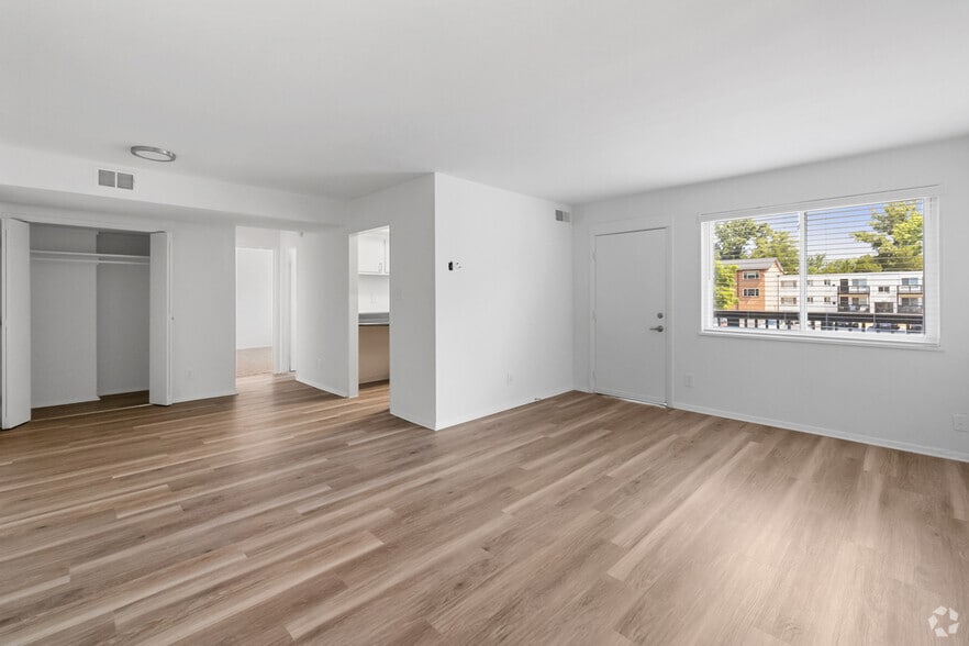 1 BR, 1 BA - 669 SF - ReNew Alexandria