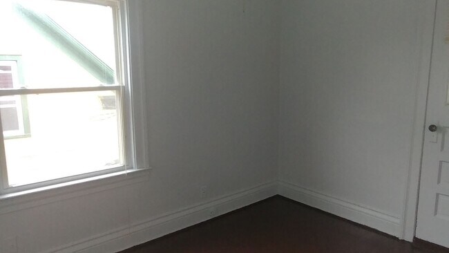 Building Photo - 114-116 Depew St