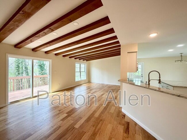 Building Photo - 6 Providence Rd