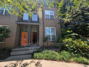 Building Photo - 1020 E 36th St