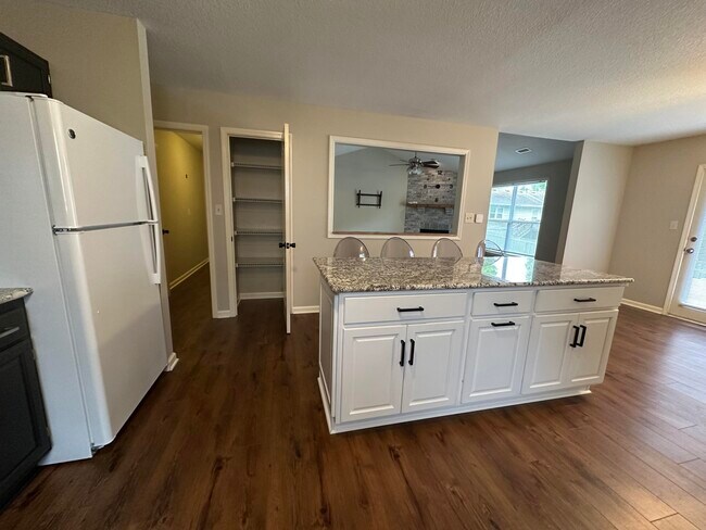 Building Photo - 3705 Sierra Madre