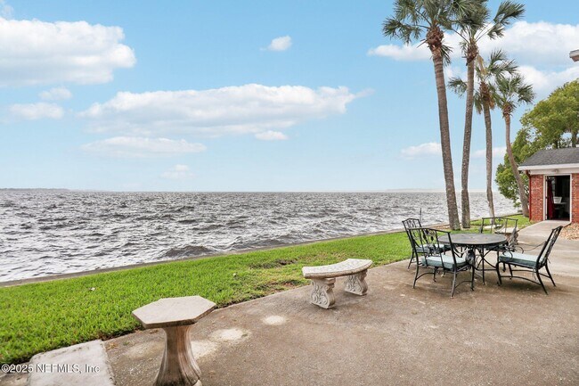 Building Photo - 1846 Mallory St